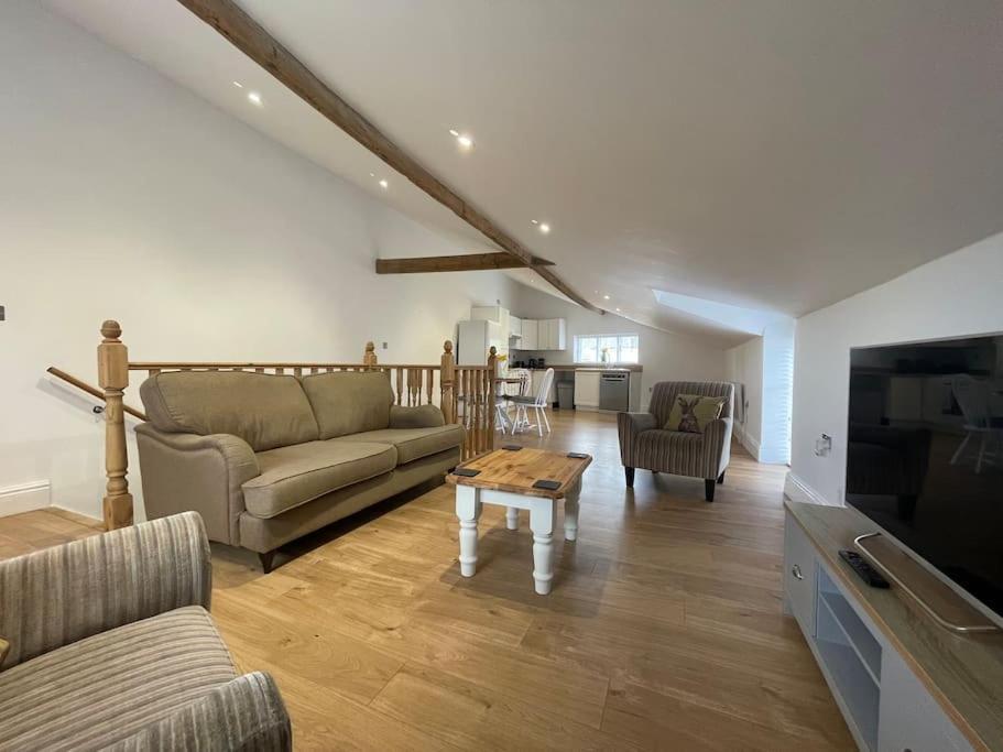 2 Bedroom Cottage In Old Town Swindon Eksteriør billede