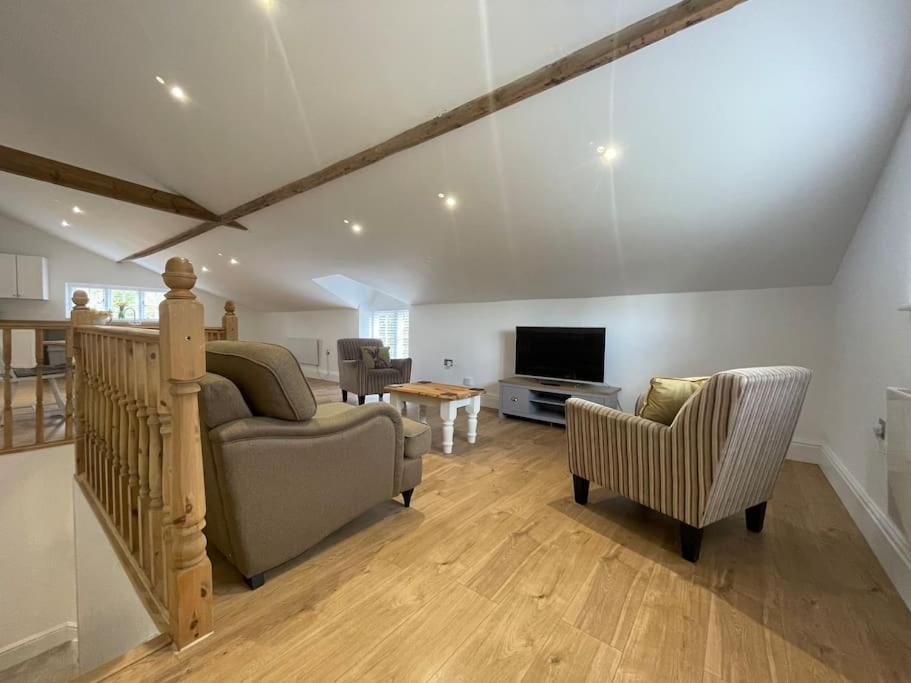 2 Bedroom Cottage In Old Town Swindon Eksteriør billede